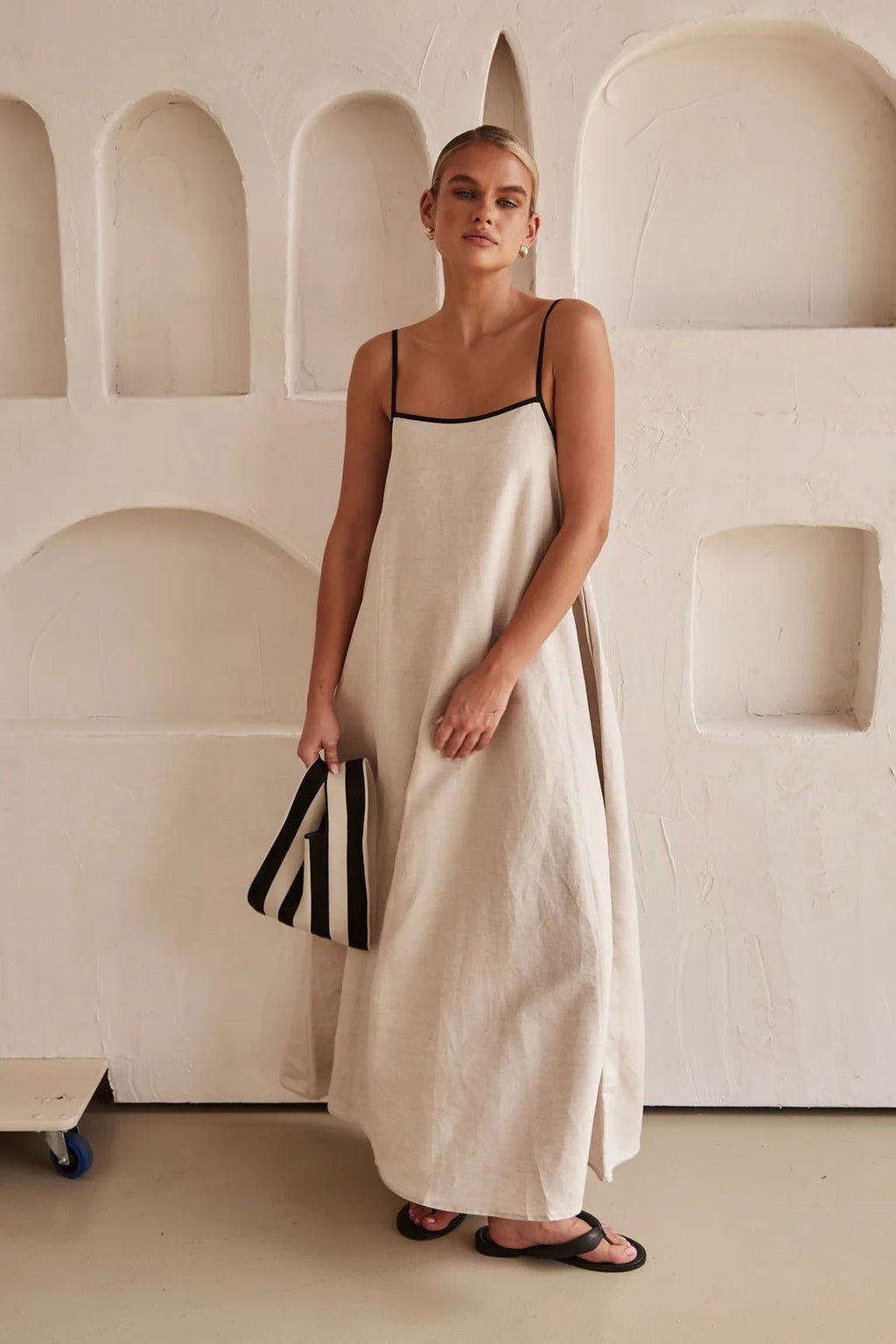Women's Adjustable-Strap Linen Contrast-Trim Maxi Dress