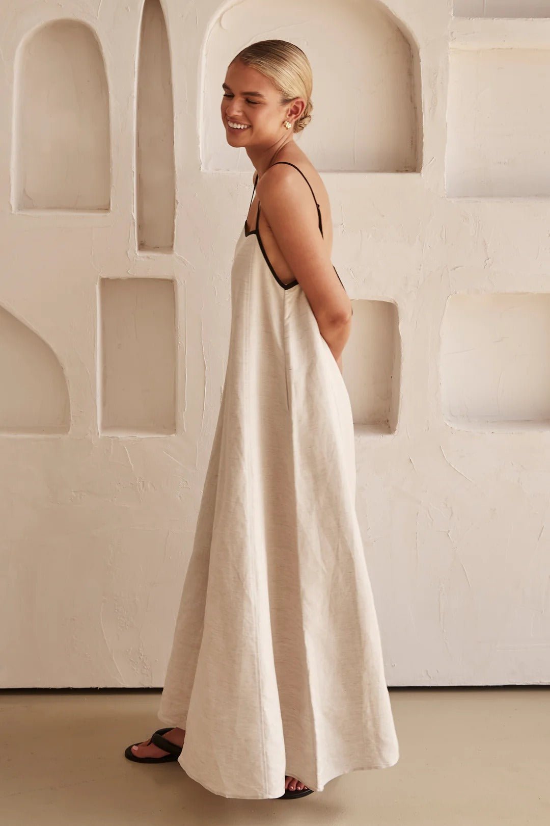 Women's Adjustable-Strap Linen Contrast-Trim Maxi Dress