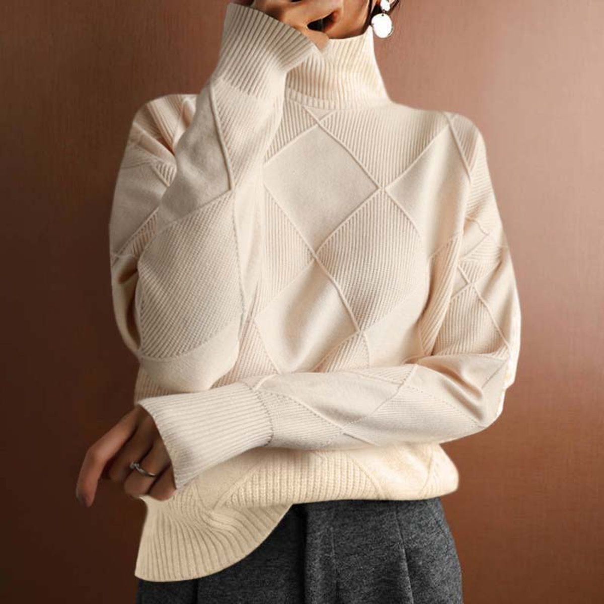 Women's Argyle Knit Turtleneck Sweater Relaxed-Fit Pullover - Beige