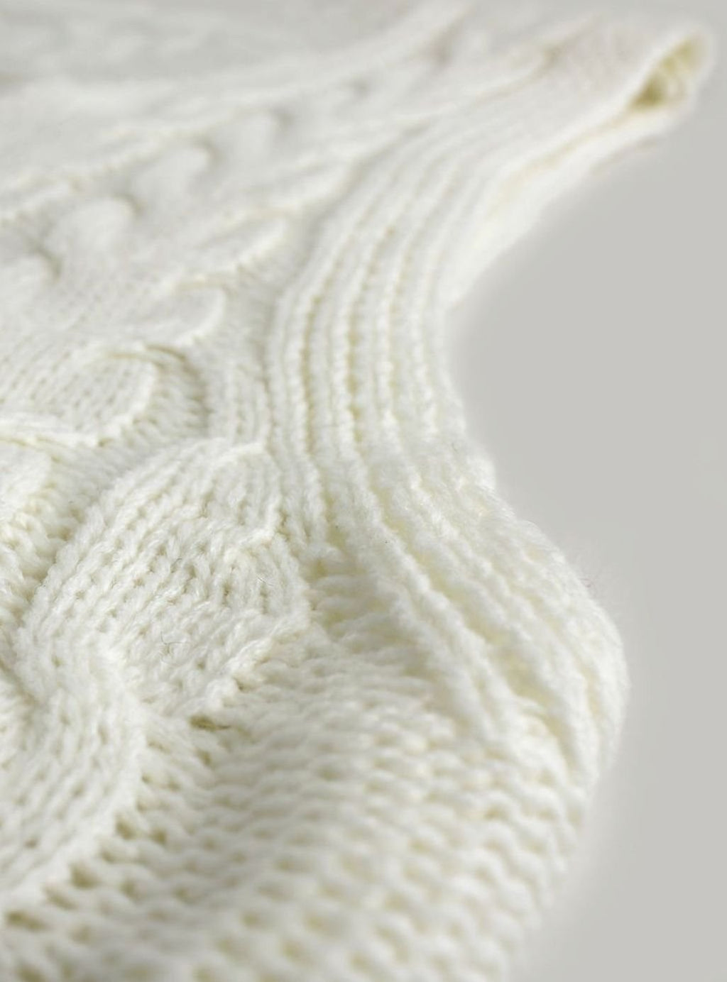 Women's Cable-Knit V-Neck Sweater Vest Relaxed Pullover