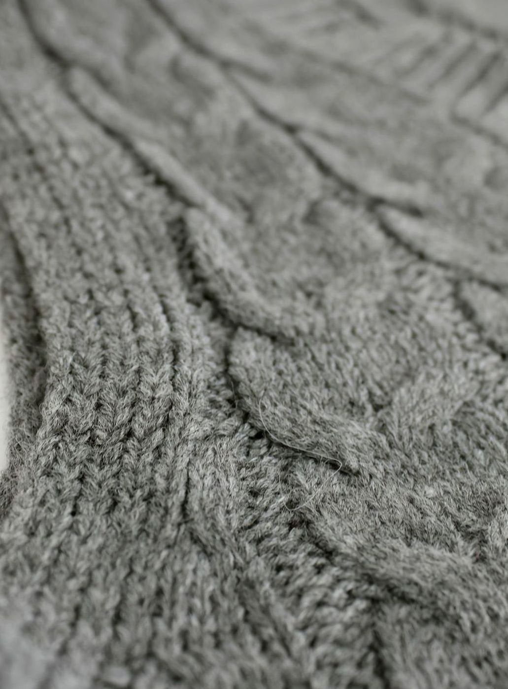Women's Cable-Knit V-Neck Sweater Vest Relaxed Pullover