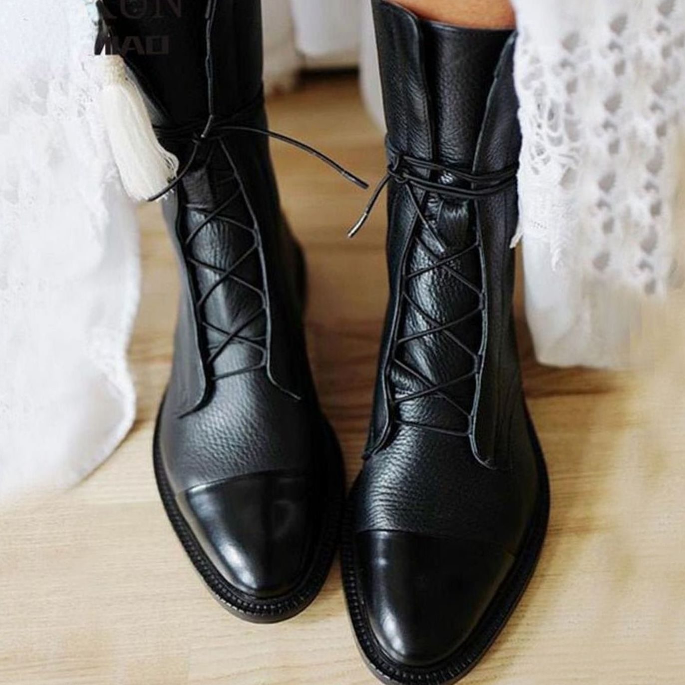 Women's Classic Lace-Up Leather Ankle Boots