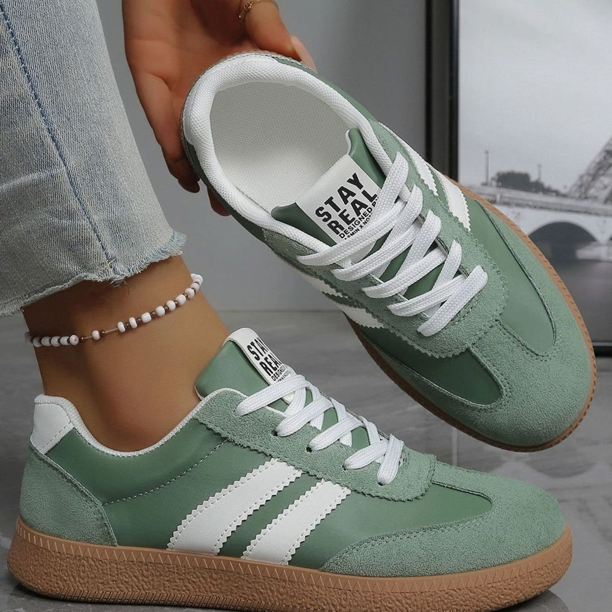 Women's Cushioned Lace-Up Retro Low-Top Fashion Sneakers - Green
