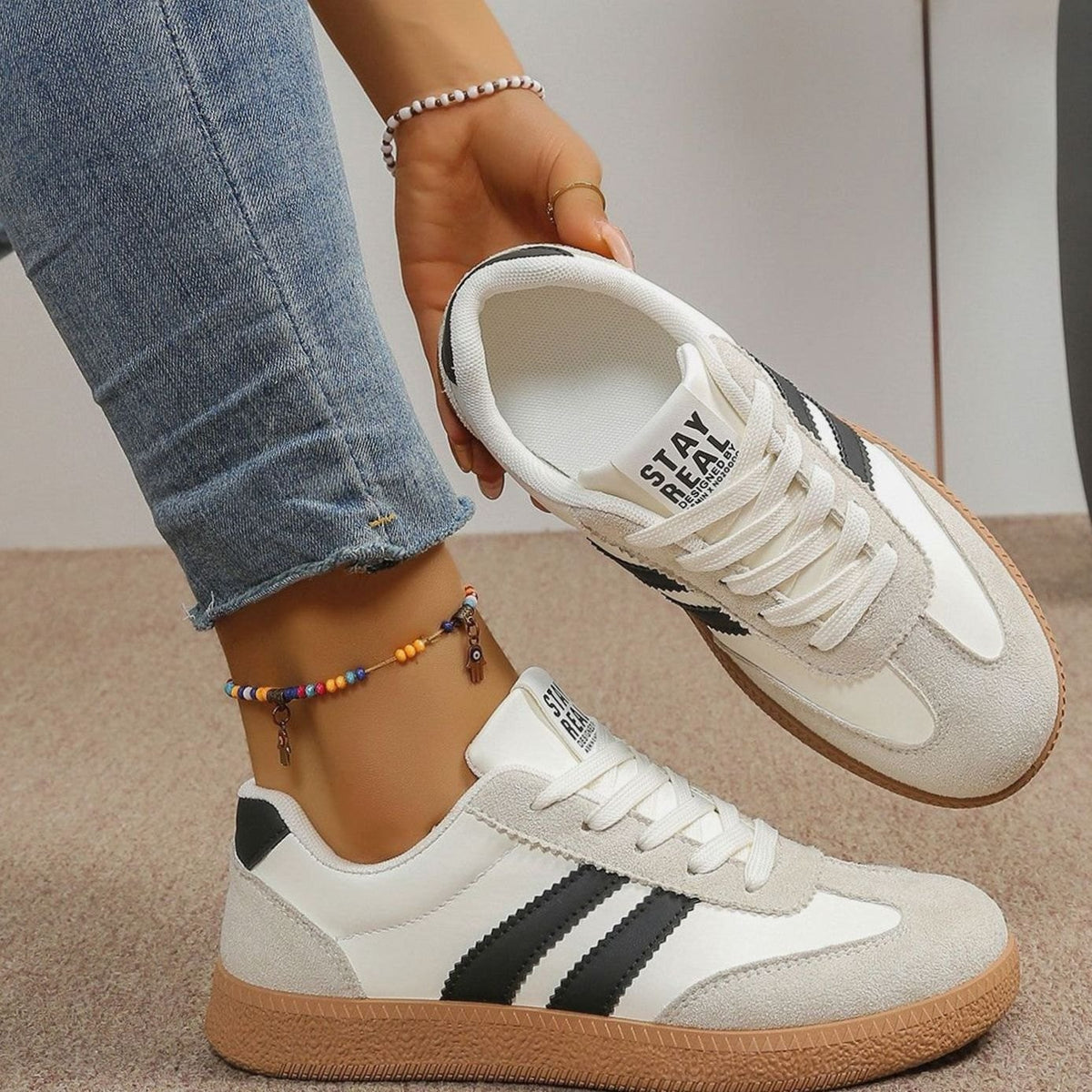Women's Cushioned Lace-Up Retro Low-Top Fashion Sneakers