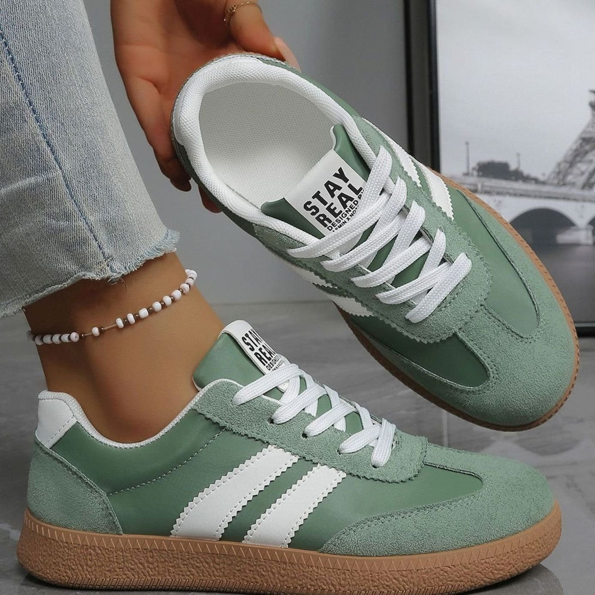 Women's Cushioned Lace-Up Retro Low-Top Fashion Sneakers