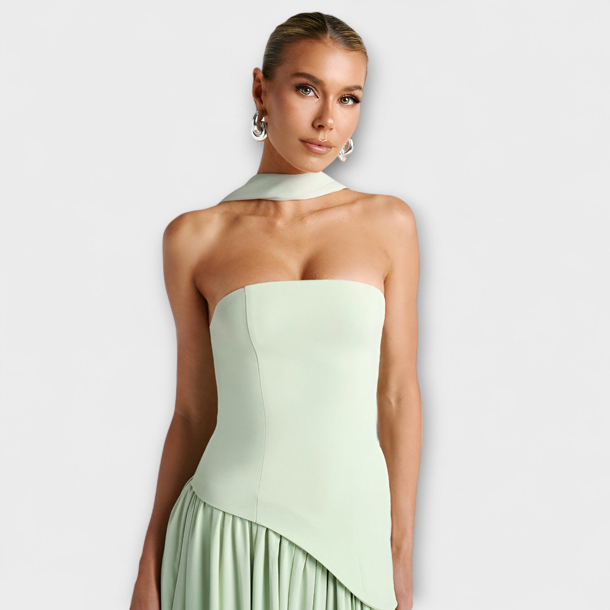 Women's Elegant Halter-Neck Flowing Maxi Dress