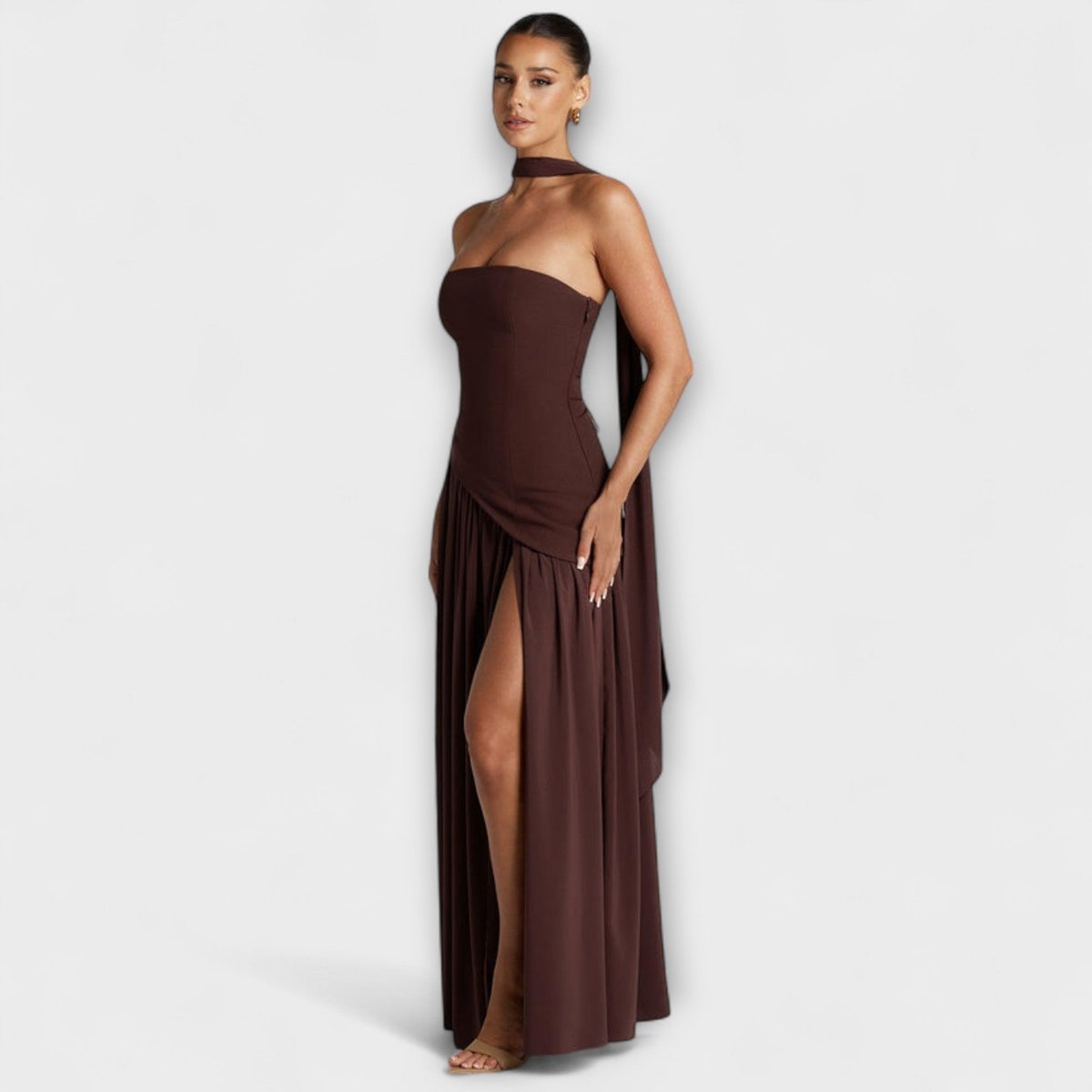 Women's Elegant Halter-Neck Flowing Maxi Dress