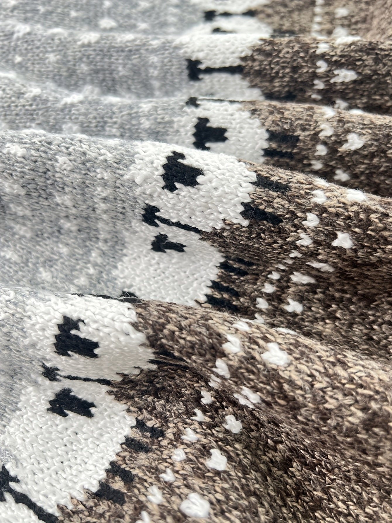 Women's Fair Isle Sheep Jacquard Thick Knit Pullover Sweater