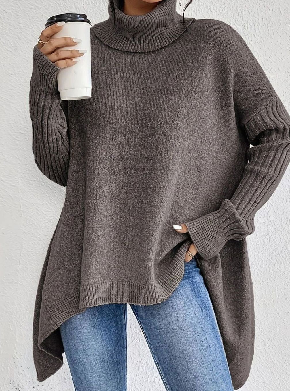 Women's Oversized Cashmere Turtleneck Knit Sweater - Light Brown