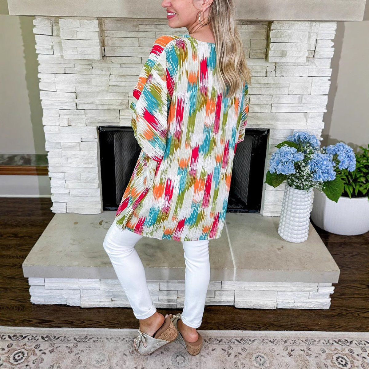 Women's Oversized V-Neck Multicolor Print Relaxed Tunic Top