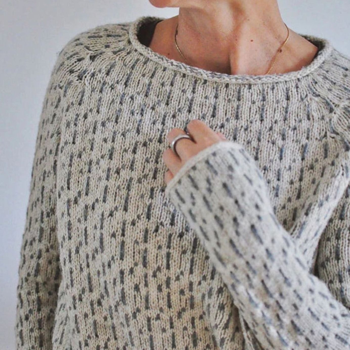 Women's Relaxed-Fit Crew Neck Long Sleeve Knit Sweater