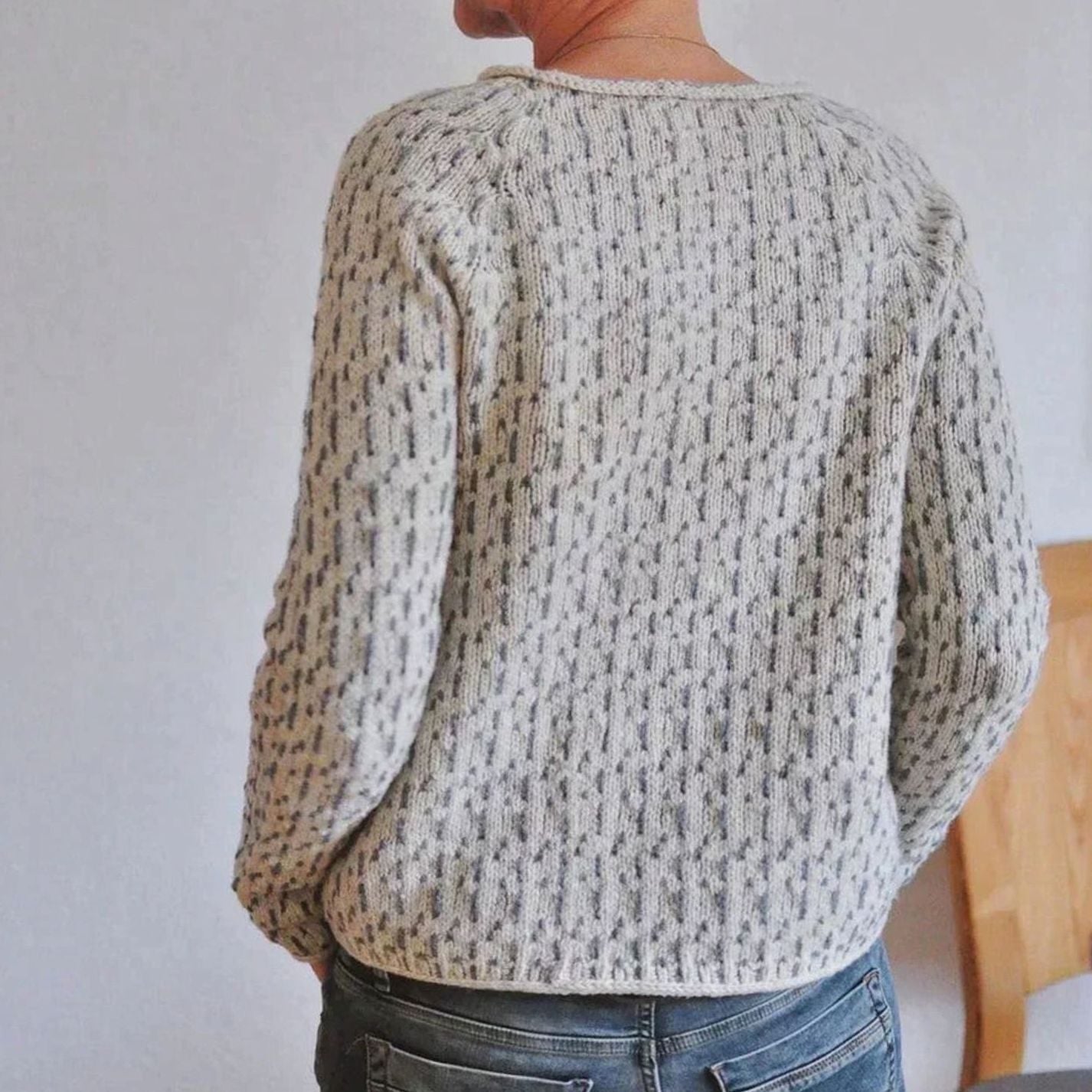 Women's Relaxed-Fit Crew Neck Long Sleeve Knit Sweater