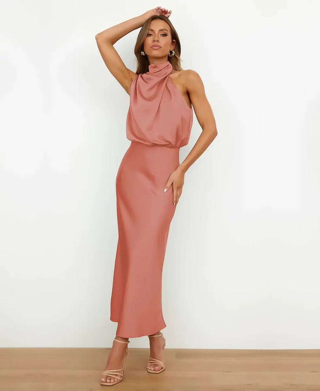 Women's Satin Halter Midi Dress - Perzik