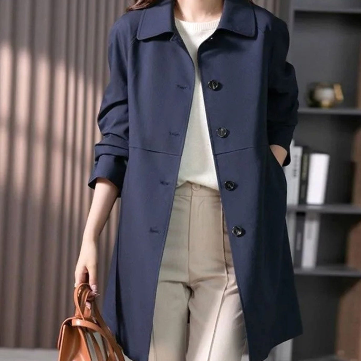 Women's Single-Breasted Structured Short Trench Coat