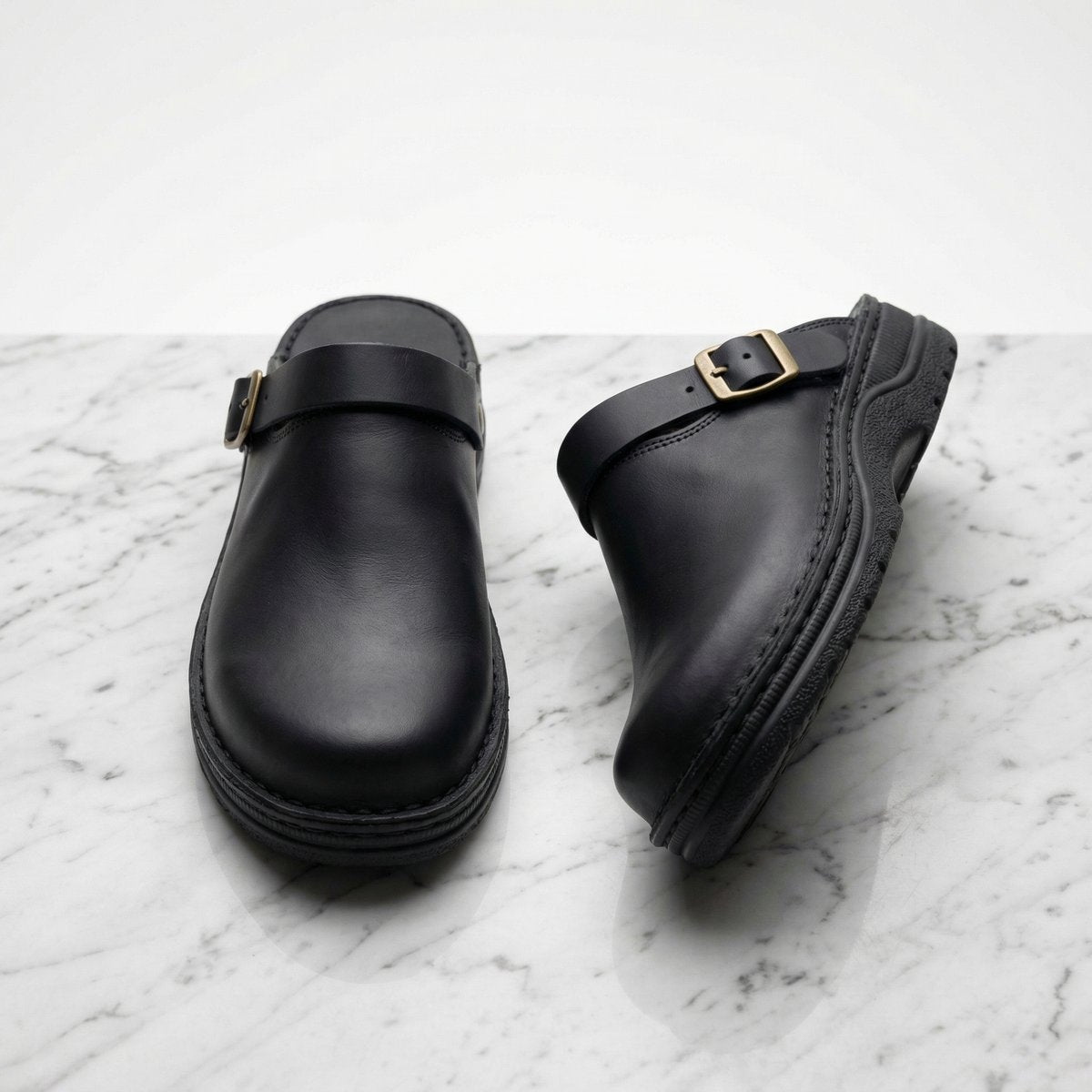 Women's Slip-On Premium Leather Cushioned Clogs - Black
