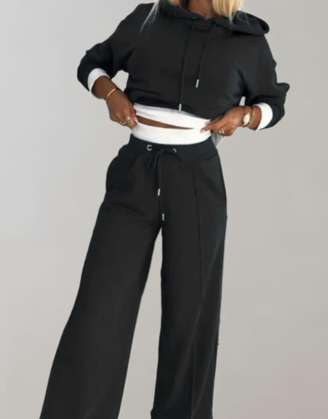 Women's Two-Piece Wide-Leg Tracksuit Pants Cropped Hoodie Set - Black