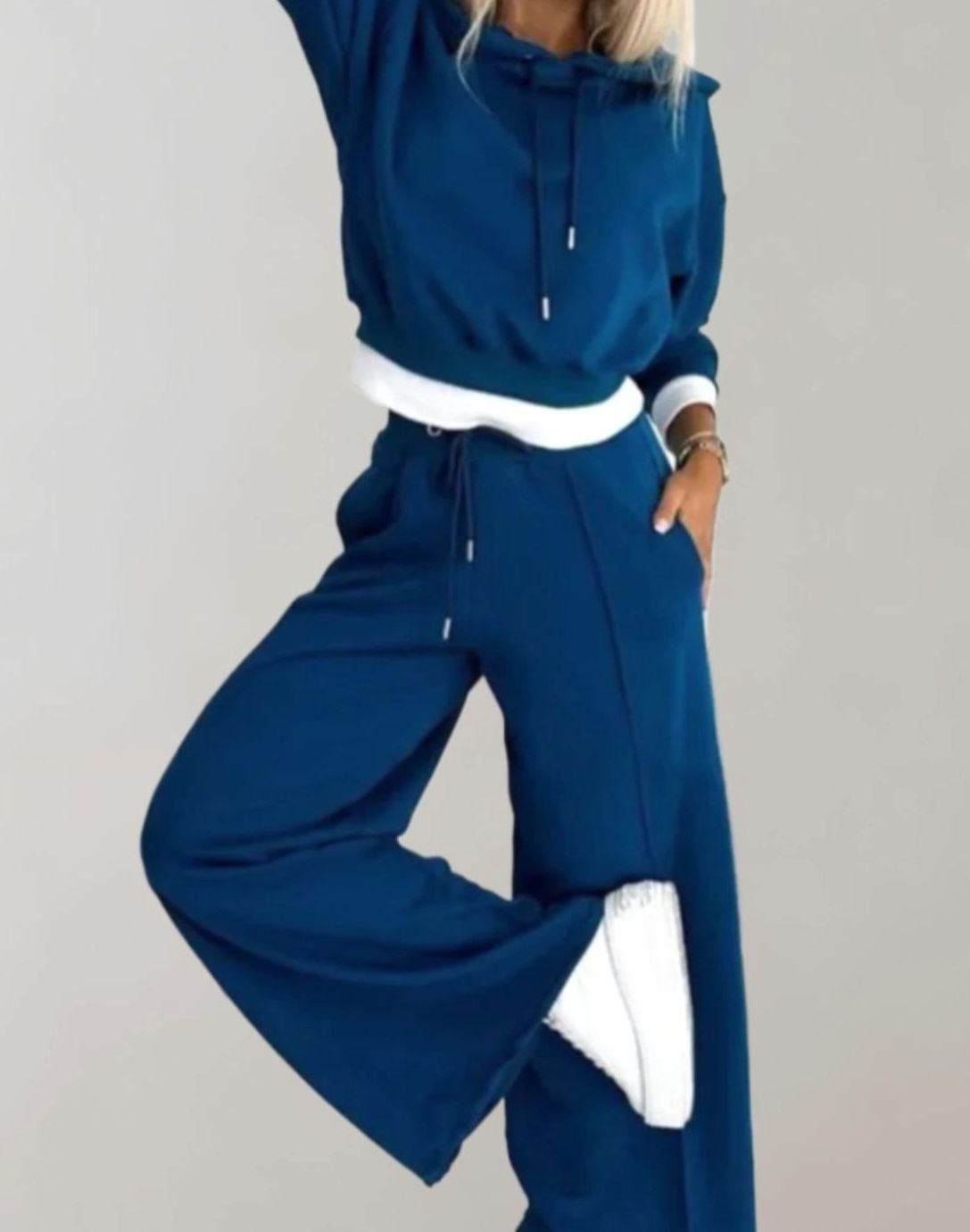 Women's Two-Piece Wide-Leg Tracksuit Pants Cropped Hoodie Set - Blue