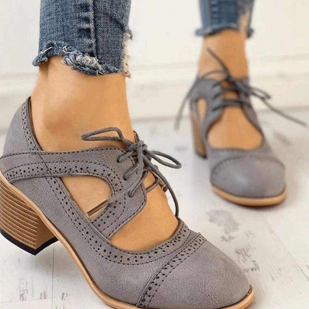 Women's Vintage Lace-Up Block Heel T-Strap Shoes
